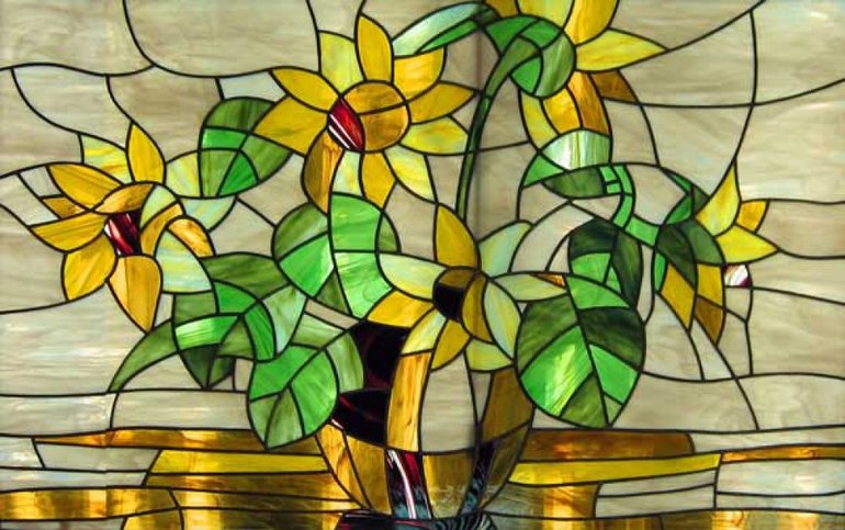 De viktigaste varianterna av målat glas i arkitekturen