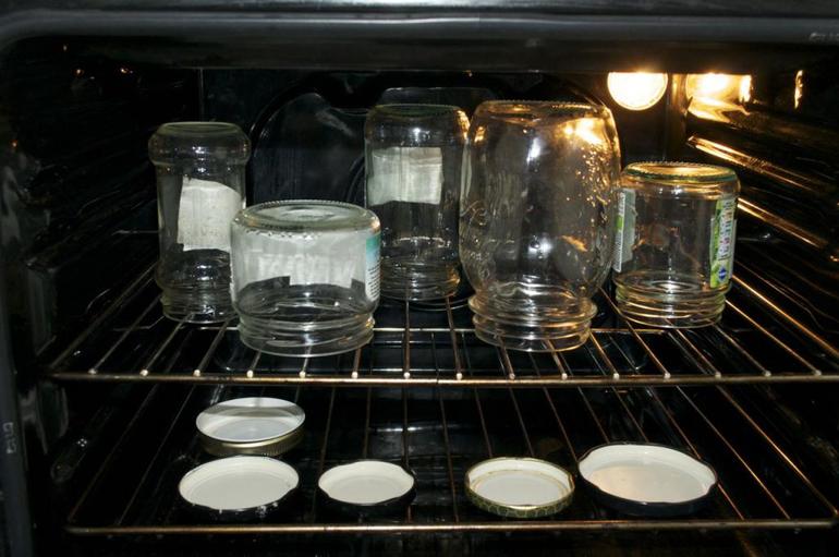 Sterilisering af dåser i ovnen