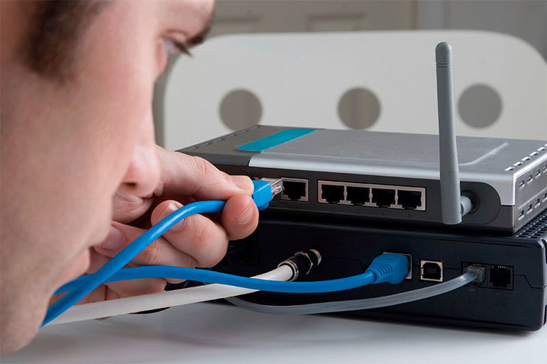 Paano ikonekta ang isang router sa isang laptop