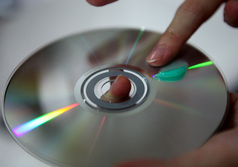 Ako odstrániť škrabance z disku vlastnými rukami