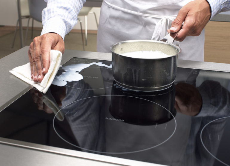 Jak umyć talerz ceramiczny