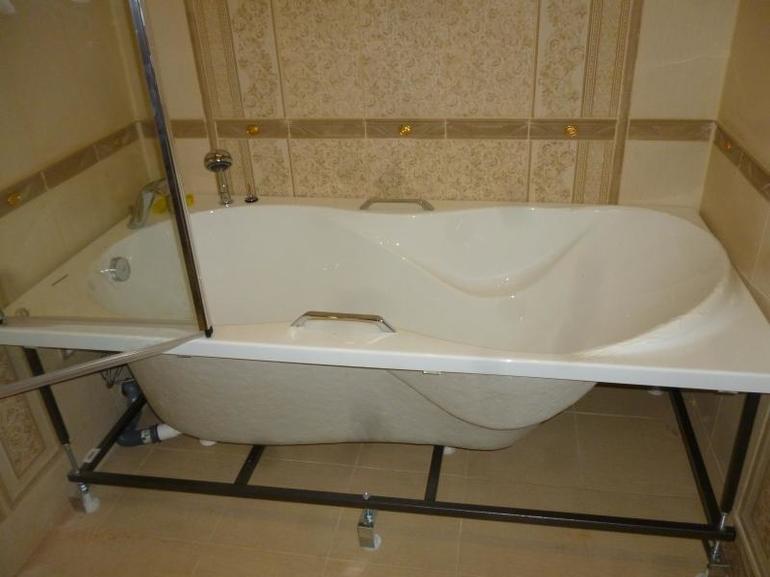 تركيب DIY لحوض الاستحمام الاكريليك على الإطار