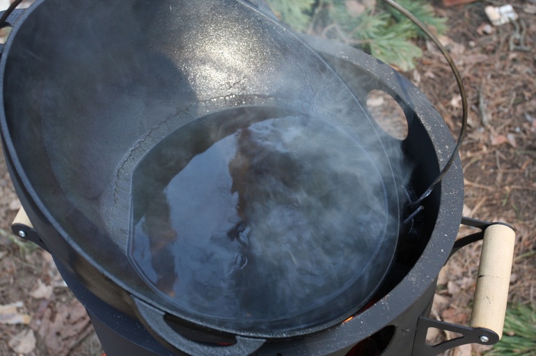 Paano magsunog ng isang bagong kaldero ng cast-iron